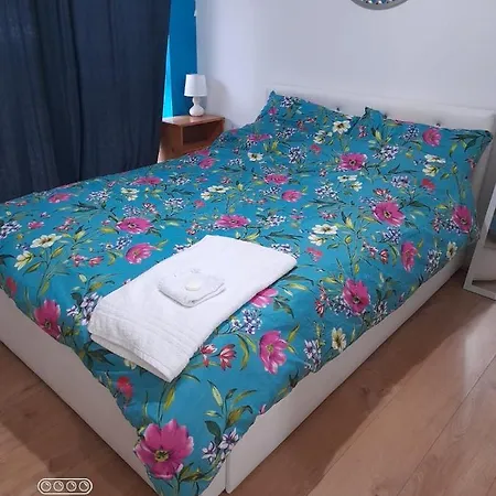Beautiful 1 Bedroom Ground Floor With Shared Bathroom London Exterior foto